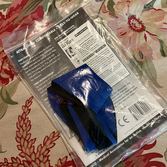 EAR BAND-IT sz Large Fits size 12-to-Adult Blue Band Velcro Closures STRETCH NEW - Picture 6 of 10